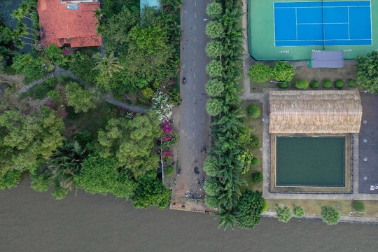 Giải pháp nào cho TPHCM khi bờ sông Sài Gòn đang "ngộp thở"?