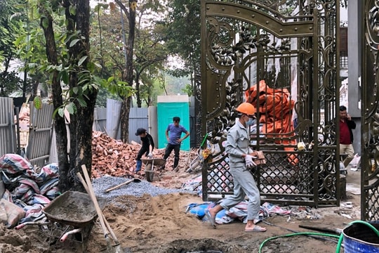Đề nghị Công an Cầu Giấy điều tra việc dỡ rào vào xây biệt thự "tai tiếng"