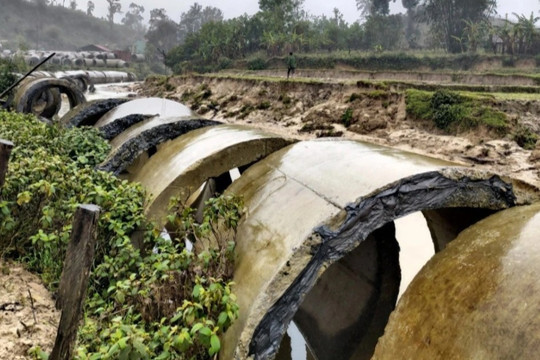 Dự án thủy điện đổ hơn 100 nghìn tấn chất thải lên đất rừng và nương rẫy