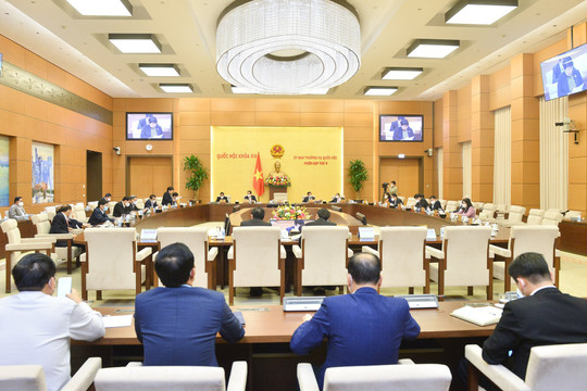 Báo cáo Quốc hội xem xét, quyết định thực hiện dự án đường Hồ Chí Minh