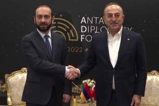 Ngoại trưởng Thổ Nhĩ Kỳ, Armenia gặp mặt, hứa hẹn 'hóa giải thù hận'