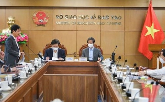 Bộ trưởng GD&ĐT Nguyễn Kim Sơn: Cần sớm báo về Bộ nếu phát hiện sách giáo khoa có vấn đề