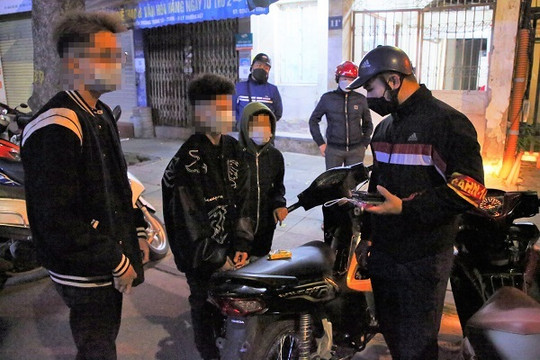 Hơn 400 'quái xế' ở Hà Nội sa lưới khi Cảnh sát 141 hoá trang