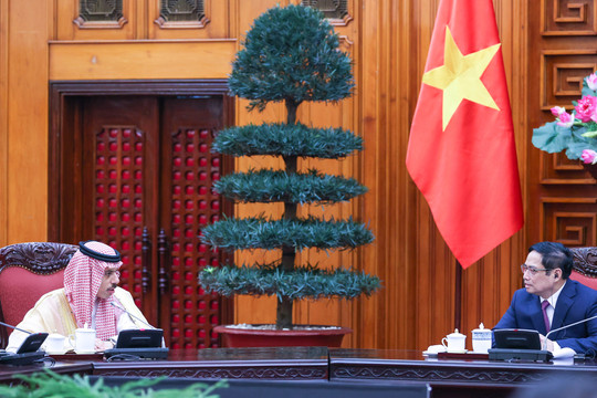 Thủ tướng Phạm Minh Chính tiếp Bộ trưởng Ngoại giao Saudi Arabia Faisal Bin Farhan Al Saud
