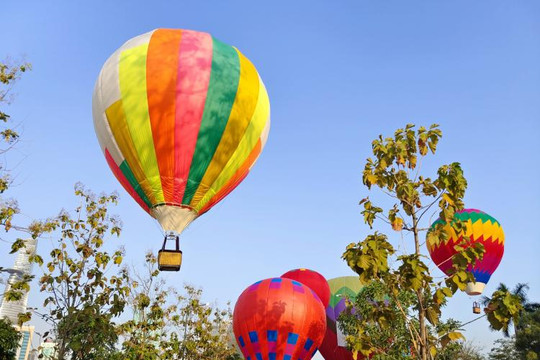 Ngày hội khinh khí cầu lần đầu tiên được tổ chức tại Hội An