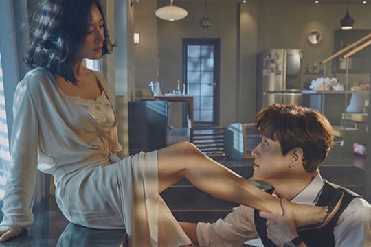 Quý bà 'vụng trộm' với huấn luyện viên, thuê thám tử phanh phui khi bị nhân tình 'cắm sừng'