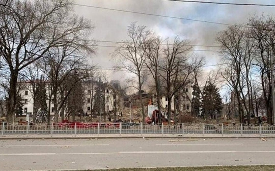 Xung đột Nga-Ukraine: Đổ lỗi nhau vụ không kích ở Mariupol; Nga nói kiểm soát thêm 2 khu dân cư ở Donbass