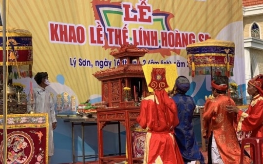 Cư dân huyện đảo Lý Sơn tổ chức Lễ khao lề thế lính tưởng nhớ Đội hùng binh Hoàng Sa