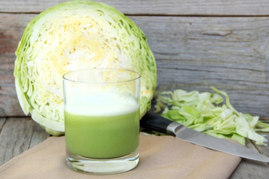 11 lợi ích sức khỏe của uống nước bắp cải