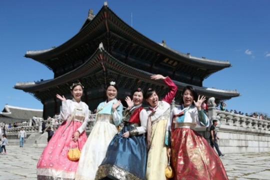Người Hàn Quốc đua nhau đặt tour nước ngoài sau quy định miễn cách ly
