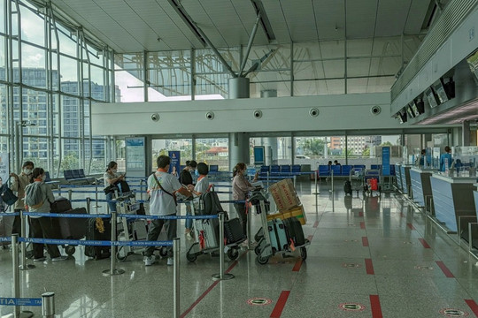 Ga quốc tế sân bay Tân Sơn Nhất đìu hiu sau ngày mở cửa đón khách du lịch