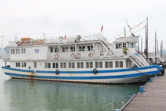 Quảng Ninh mở cửa du lịch quốc tế, nhiều chủ tàu vẫn ‘án binh bất động’