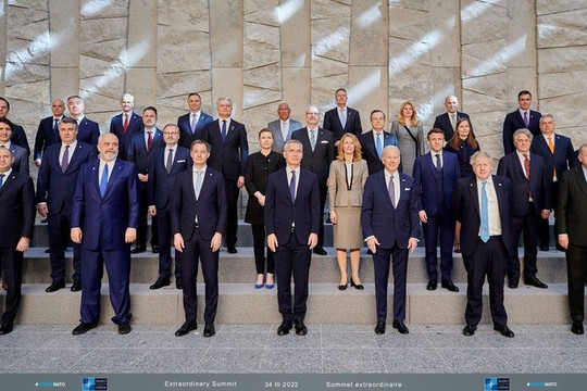Thượng đỉnh NATO: Ra tuyên bố chung tỏ đoàn kết, đẩy mạnh hỗ trợ Ukraine