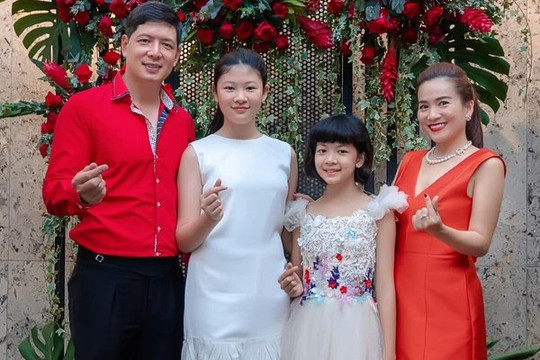 Con gái của Bình Minh - Anh Thơ "lộ" nhan sắc siêu mẫu, nhưng 1 CHI TIẾT trên trang phục khiến ai nấy xuýt xoa: Cách dạy con hiếm thấy