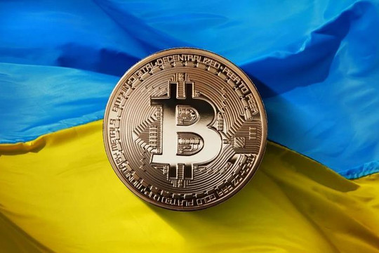 Nhiều người Ukraine mang theo Bitcoin để phòng thân