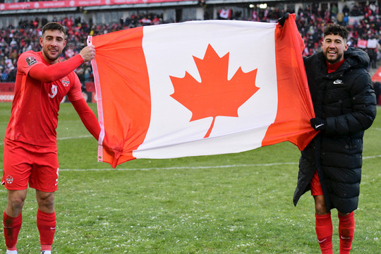 Video: Người Canada ăn mừng dự World Cup sau 36 năm đằng đẵng 