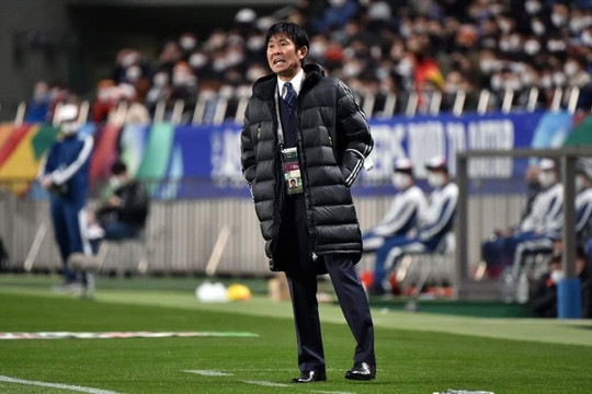 HLV tuyển Nhật Bản bênh vực cầu thủ sau trận hoà trên sân nhà