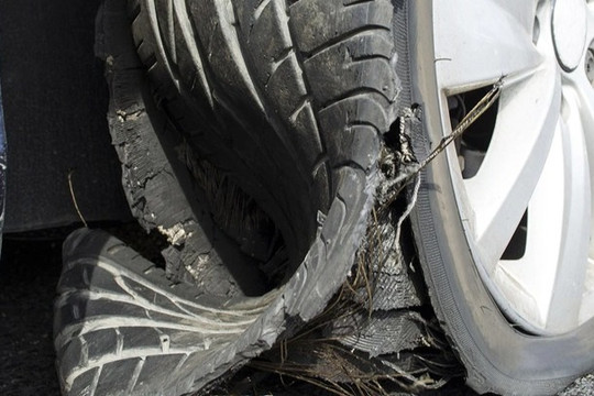 Ám ảnh những vụ nổ lốp ô tô trên cao tốc TPHCM - Trung Lương