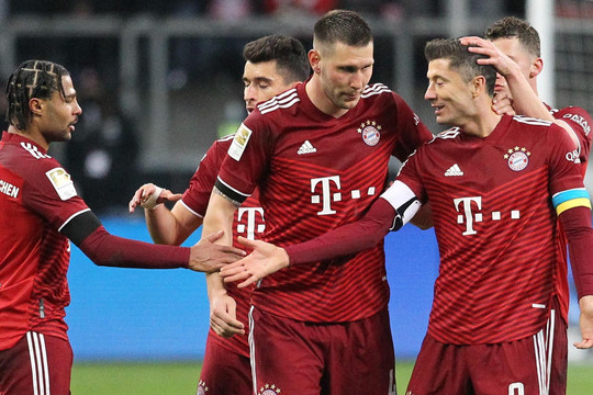 Philipp Lahm: Bayern Munich lộ điểm yếu, Bundesliga hấp dẫn hơn