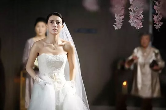 Định mời chồng cũ tới dự hôn lễ, nhưng khi nhìn thấy tình trạng của anh, tôi hốt hoảng hoãn cưới