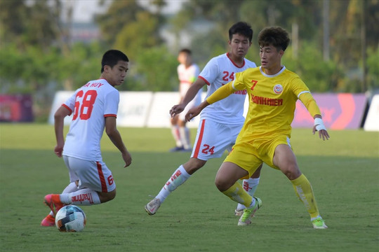 U19 Học viện Nutifood vs U19 Hà Nội:  Hà Nội dâng cao tìm bàn gỡ