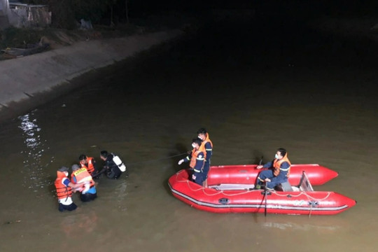 5 học sinh đuối nước trên sông, tìm thấy 2 thi thể