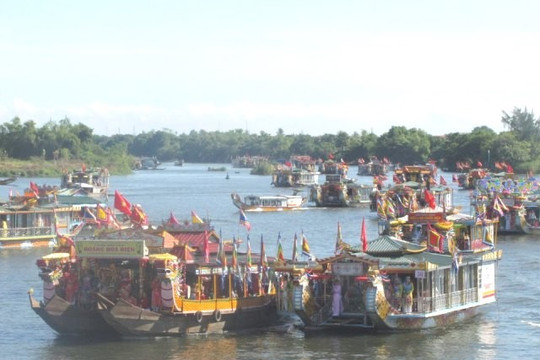 Độc đáo Lễ hội Điện Huệ Nam tại Thừa Thiên - Huế