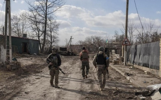 Nhiều người di cư vẫn mắc kẹt trong vùng chiến sự ở Ukraine