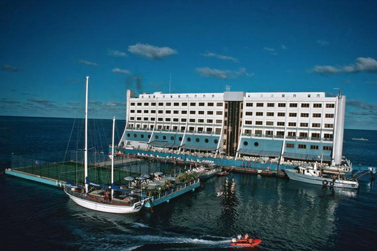 Khách sạn nổi từng vang danh ở TP.HCM đã bị tháo dỡ