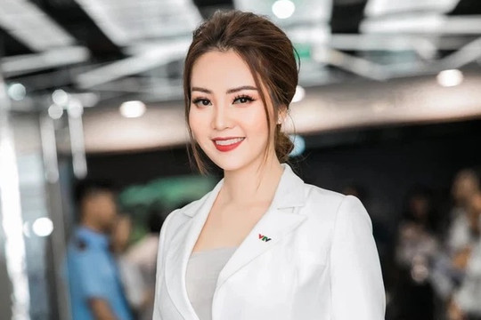 Á hậu thành công nhất lịch sử Hoa hậu Việt Nam: Cho con học trường có mức phí hơn NỬA TỶ, con hỏi 1 câu mà mẹ giật mình
