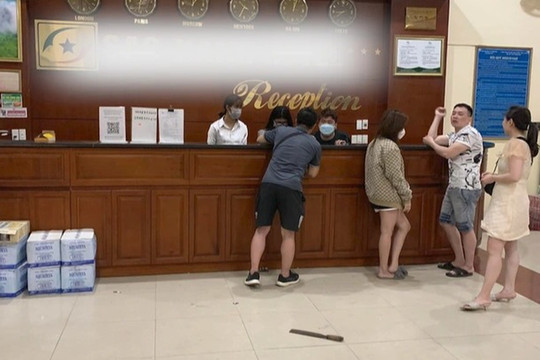 Danh tính người cầm dao đuổi du khách Hà Nội tại khách sạn Mộc Châu