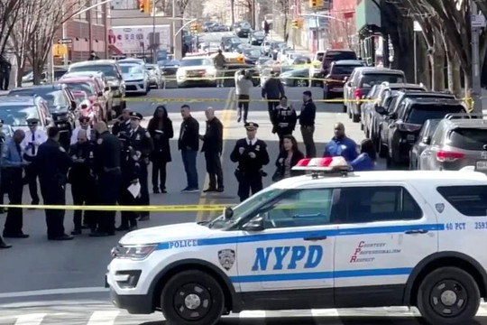 Ít nhất 13 người bị thương sau vụ nổ súng tại ga tàu điện ngầm ở New York