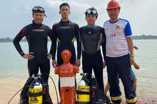 Đại úy công an cứu 4 người đuối nước được tặng Huân chương Dũng cảm