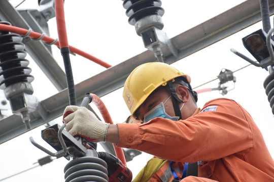 Hà Nội: Đảm bảo cung ứng điện trong mùa cao điểm nắng nóng