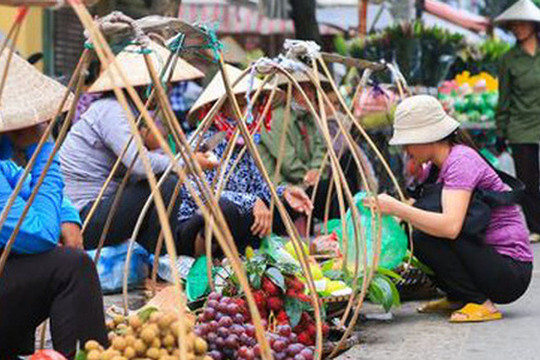Hà Nội sắp lắp máy bán hàng tự động có trái cây tươi để thay thế hàng rong hè phố