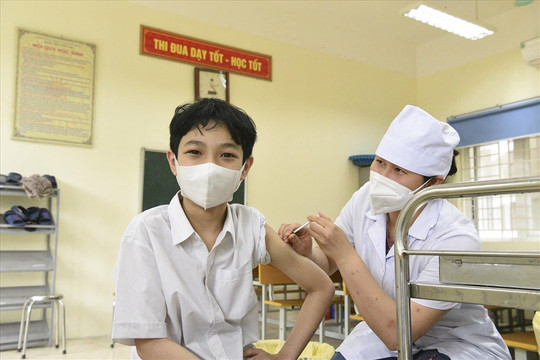 Hà Nội bắt đầu tiêm vaccine phòng COVID-19 cho khoảng 1 triệu trẻ từ 5 đến 11 tuổi