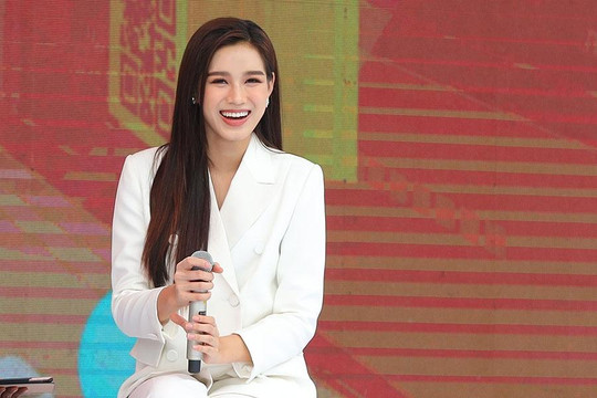 Hoa hậu Đỗ Thị Hà: 'Kết quả học tập của tôi không như trước kia'