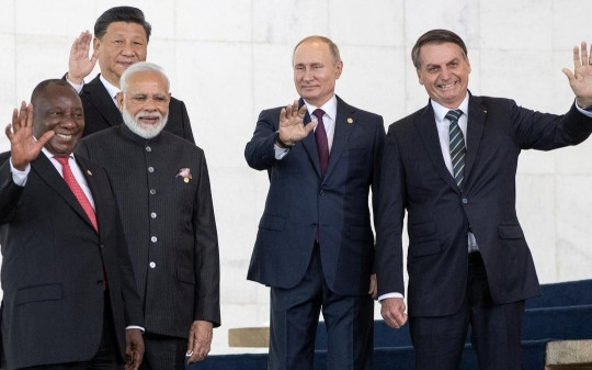 Vài tuần sau khi Ngoại trưởng Trung Quốc thăm Ấn Độ, New Delhi nhất trí tham dự Thượng đỉnh BRICS