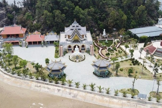 Chiêm ngưỡng không gian thanh tịnh của ngôi chùa nơi làng biển xứ Thanh
