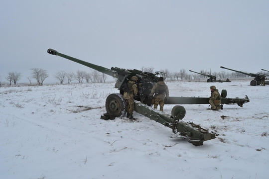 Xung đột Nga-Ukraine: Mỹ huấn luyện quân Ukraine sử dụng pháo Howitzer, muốn IMF và WB gia tăng sức ép với Moscow