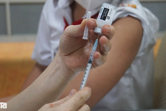 Trẻ 5-11 tuổi mới tiêm vaccine khác có được tiêm phòng Covid-19 ngay?