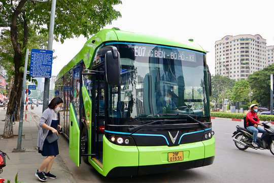 Tuyến buýt điện thứ 6 của VinBus chính thức hoạt động tại Hà Nội