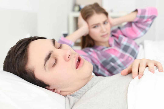 Ngủ ngáy cảnh báo bạn đang gặp vấn đề gì về sức khỏe?