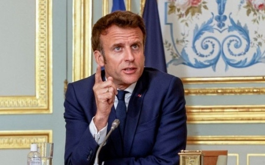 Hai ngày trước vòng cuối bầu cử, Tổng thống Pháp nhắn nhủ người đồng cấp Nga
