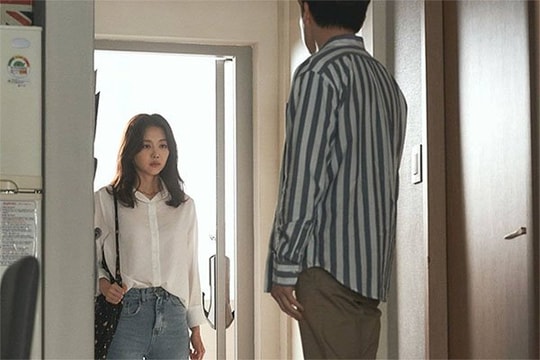 Em vợ sống trong nhà tôi 3 năm, lúc đi chỉ lẳng lặng để lại một phong bì, mở ra tôi sửng sốt