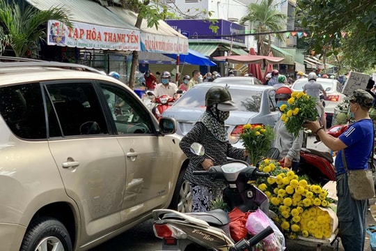 “Buôn thúng bán mẹt” lại hơn cả ông làm ô tô