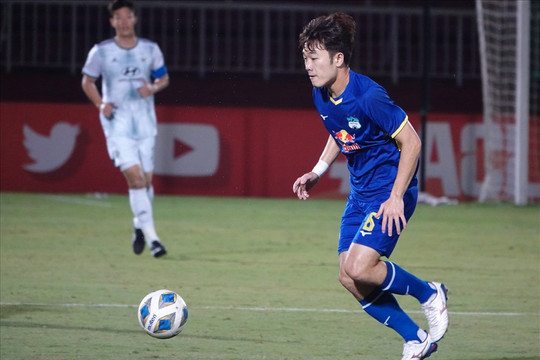 Xuân Trường sẽ làm đội trưởng Hoàng Anh Gia Lai đấu Yokohama F. Marinos?