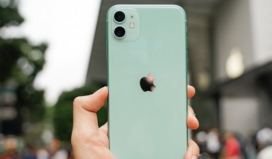 iPhone 11 giảm giá "sốc", phụ kiện công nghệ "bay" 50% nhân nghỉ lễ 30/4