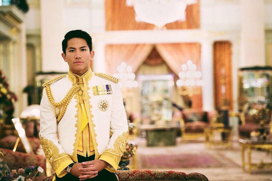 Hoàng tử châu Á đẹp như người mẫu, được thừa kế 28 tỷ USD