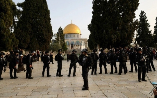Xung đột Israel-Palestine: Đền thờ linh thiêng ở Jerusalem lại chứng kiến bạo loạn, ít nhất 12 người bị thương